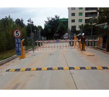 安裝「小區(qū)門禁車牌識(shí)別系統(tǒng)」的好處，90%的朋友都不知道！